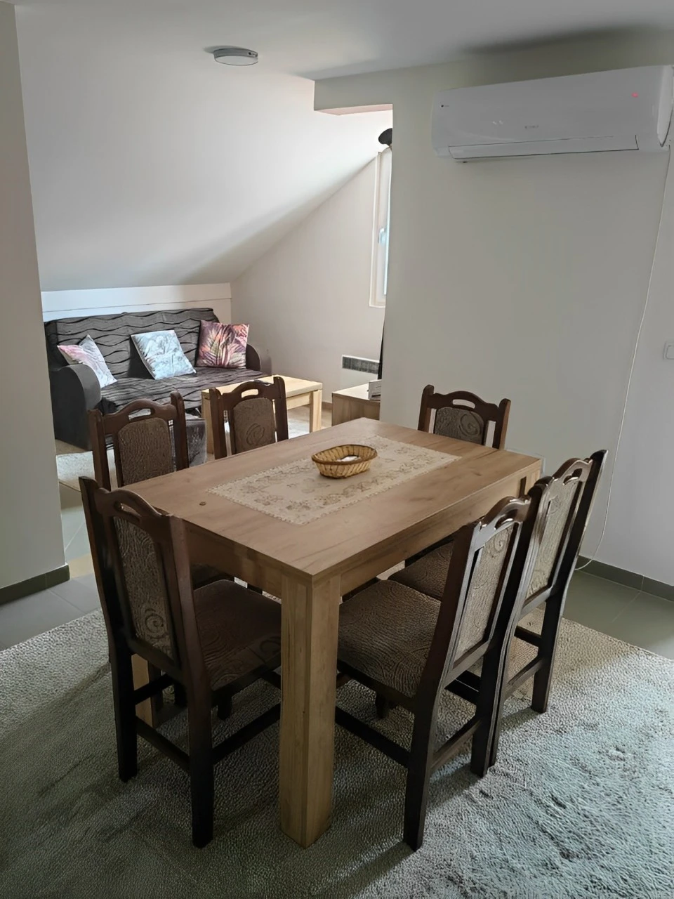 cottage-nena-tara-living-aeria